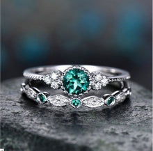 Load image into Gallery viewer, 2 pieces/set Sapphire/emerald stackable rings Sexy models wear party Top quality jewelry fashion gifts Temperament Women&#39;s Ring
