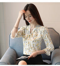 Load image into Gallery viewer, Jielur 2020 Autumn Three Quarter Women's Blouses Print Floral Print Chiffon Shirts Casual Lace Up Female Blusas Ladies Top S-XXL
