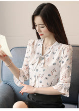 Load image into Gallery viewer, Jielur 2020 Autumn Three Quarter Women's Blouses Print Floral Print Chiffon Shirts Casual Lace Up Female Blusas Ladies Top S-XXL
